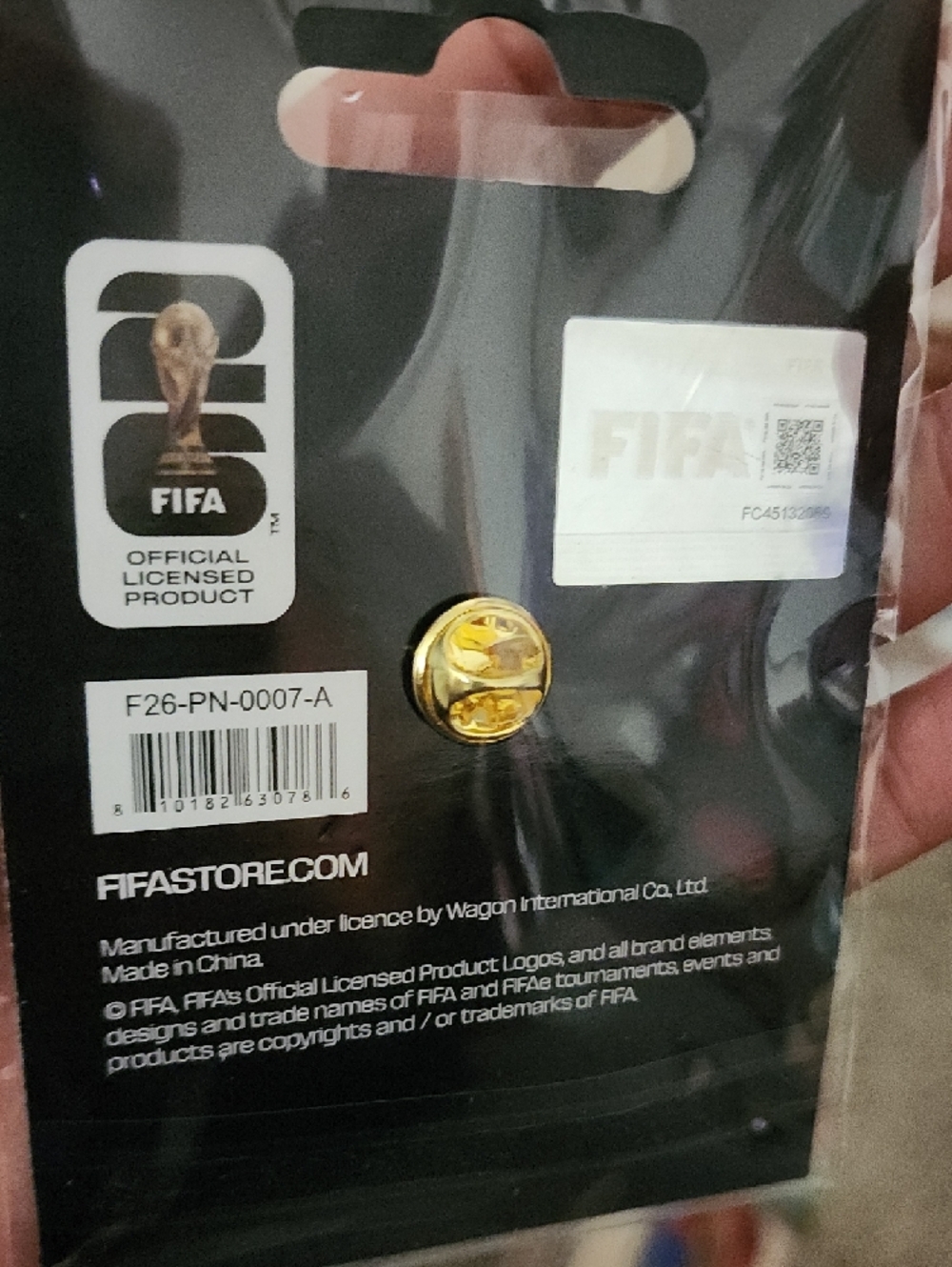 FIFA World Cup 'CAN MEX USA' Gold Enamel Pin - Picture 2 of 2